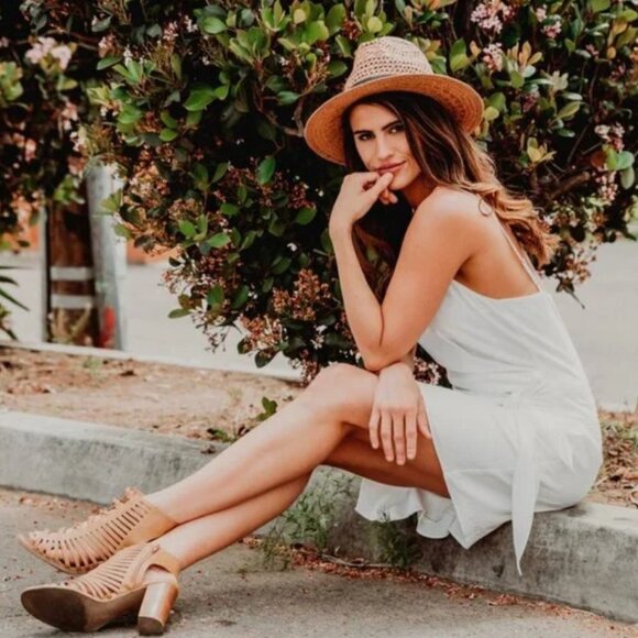 DV Dolce Vita Alyson Ankle Booties Heels Peep Toe Tan 10 - Picture 2 of 14